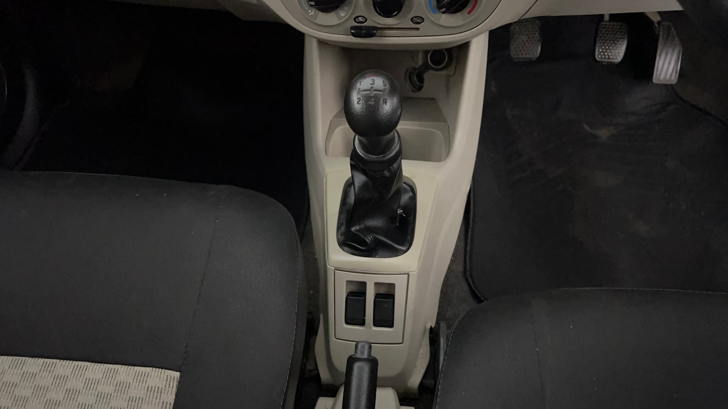 Used 2019 Maruti Suzuki Alto 800 VXi Petrol Manual interior GEAR  KNOB VIEW