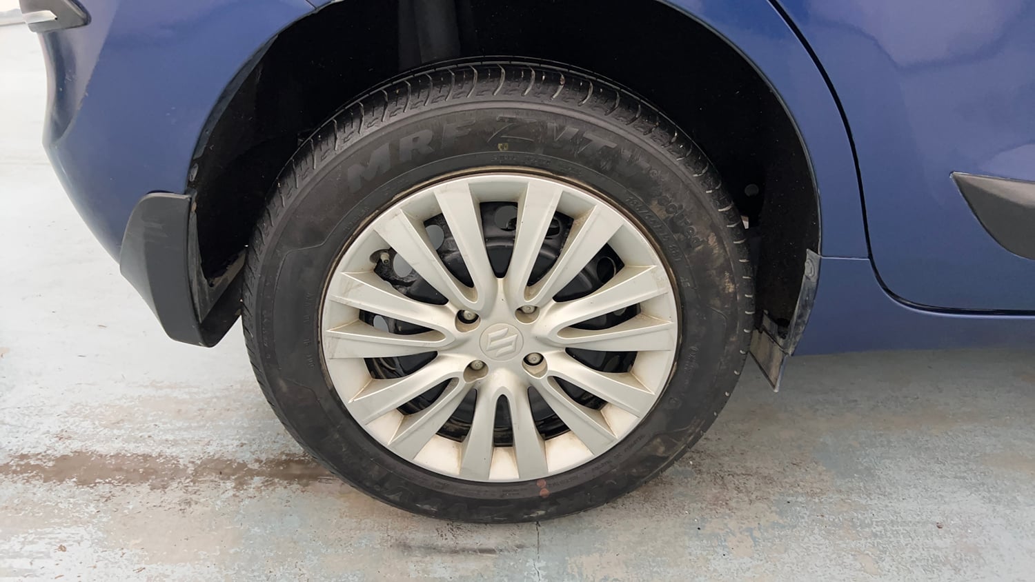Used 2021 Maruti Suzuki Baleno Delta Petrol Manual tyres RIGHT REAR TYRE RIM VIEW