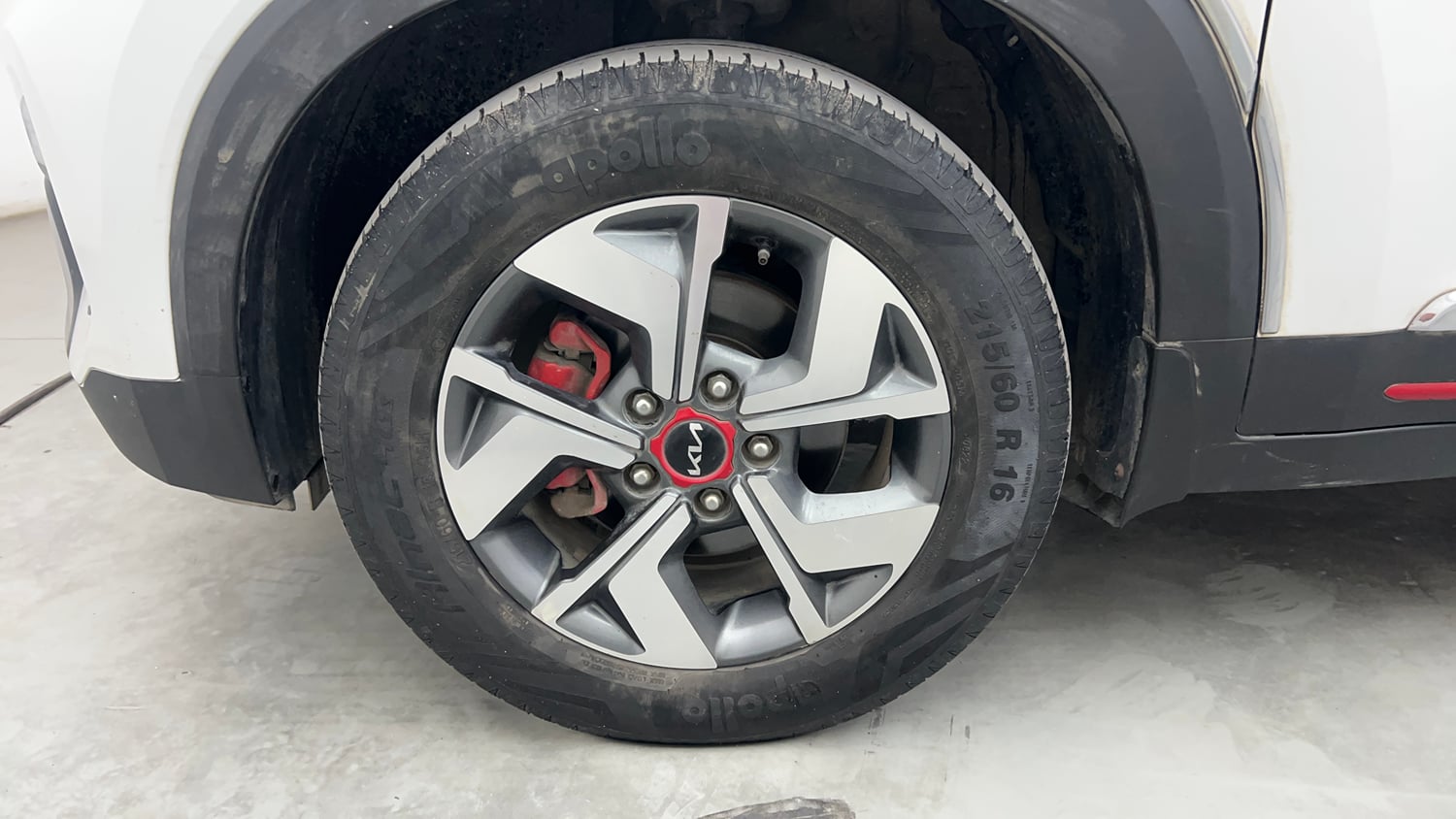 Used 2022 Kia Sonet GTX Plus 1.5 AT Diesel Automatic tyres LEFT FRONT TYRE RIM VIEW