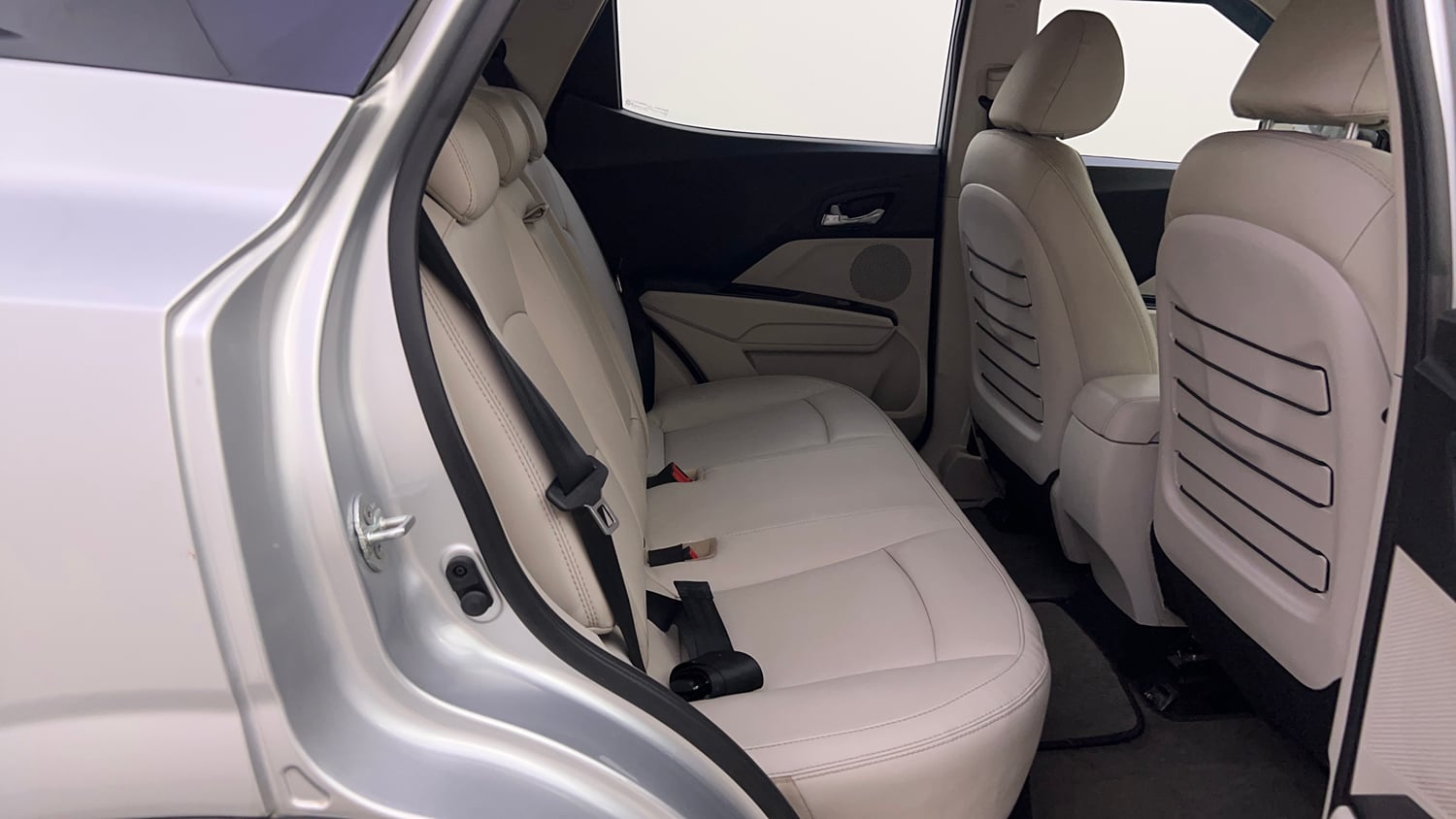 Used 2022 Mahindra XUV 300 W8 (O) 1.2 Petrol Petrol Manual interior RIGHT SIDE REAR DOOR CABIN VIEW
