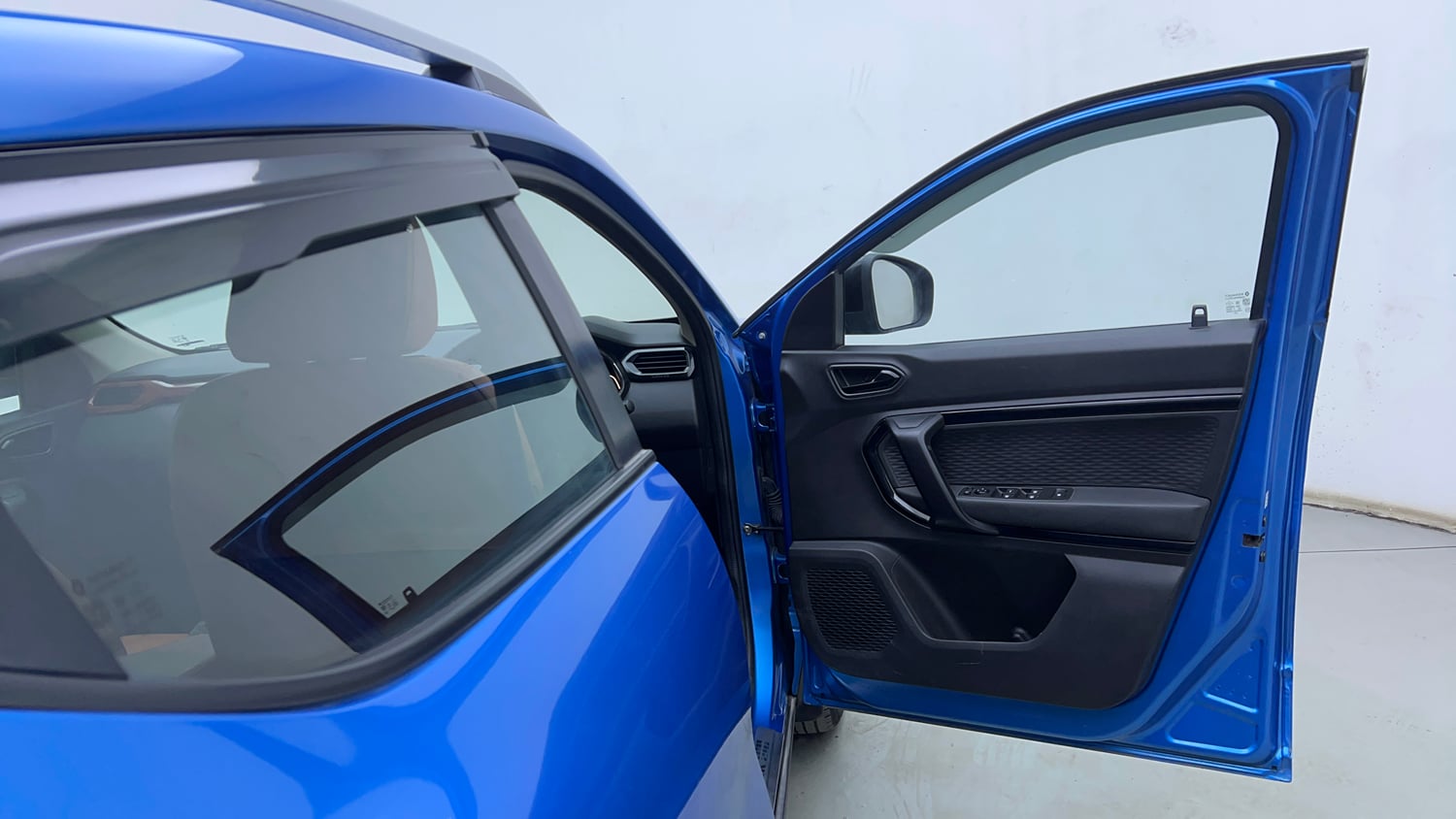 Used 2022 Renault Kiger RXZ Turbo CVT Petrol Automatic interior RIGHT FRONT DOOR OPEN VIEW