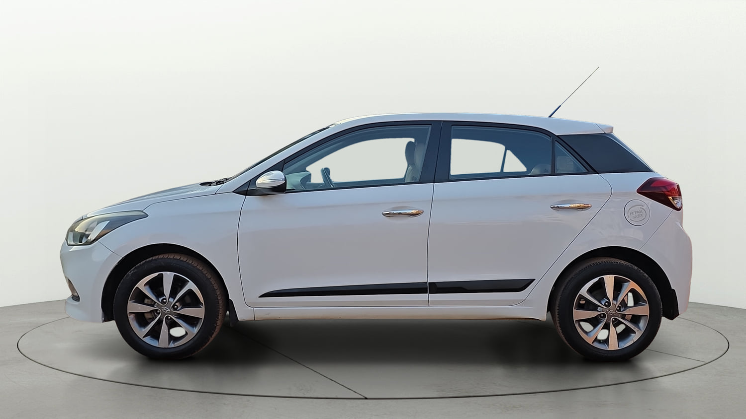 Used 2015 Hyundai Elite i20 Sportz 1.2 (O) Petrol Manual exterior LEFT SIDE VIEW