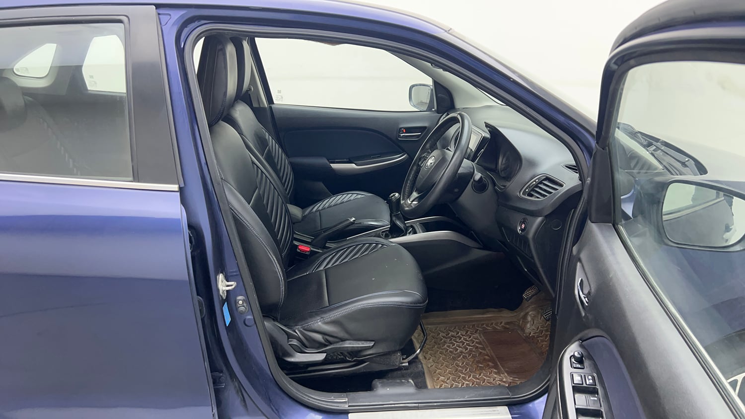 Used 2019 Toyota Glanza G Petrol Manual interior RIGHT SIDE FRONT DOOR CABIN VIEW