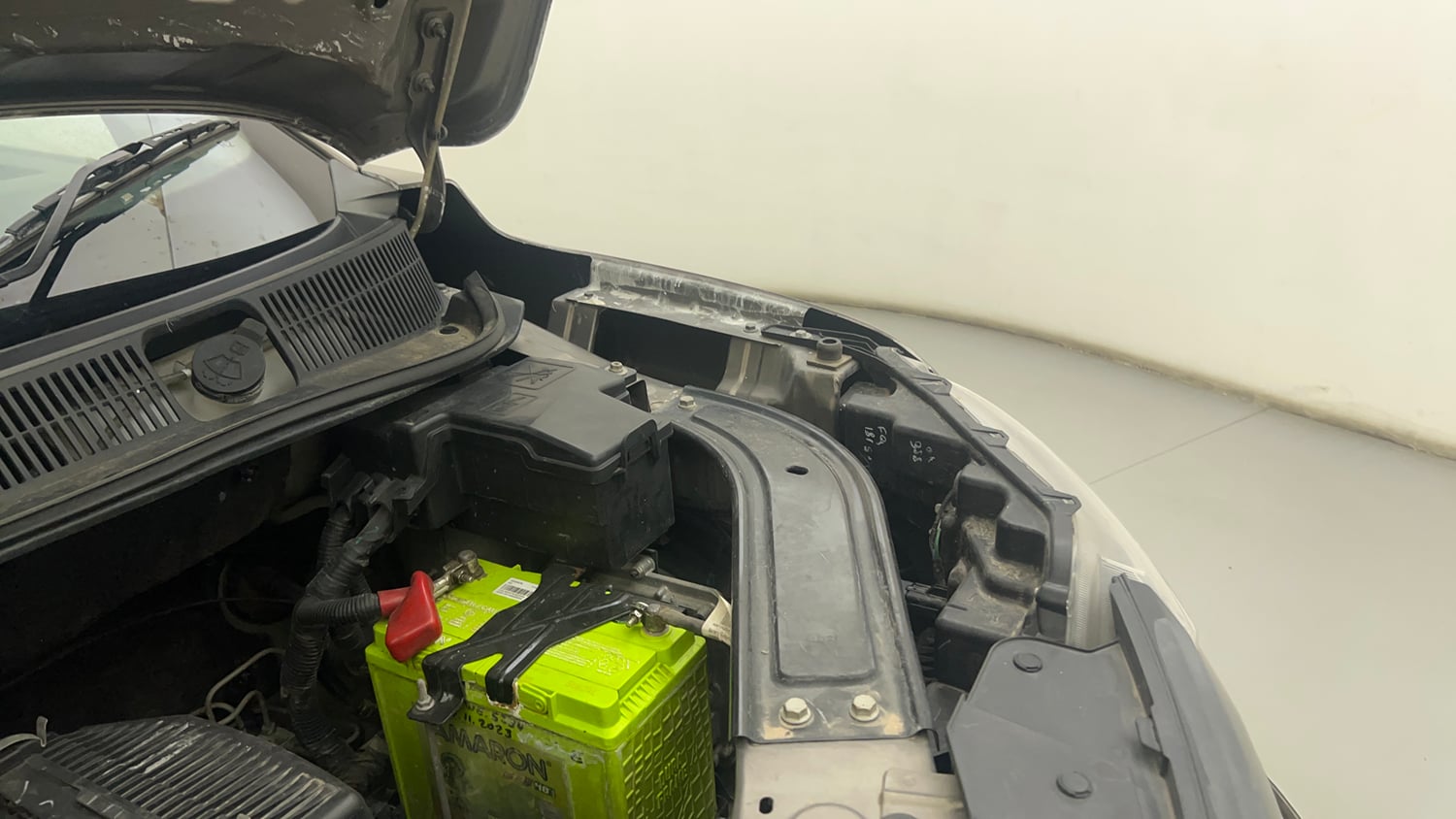 Used 2021 Renault Kiger RXT AMT Petrol Automatic engine ENGINE LEFT SIDE HINGE & APRON VIEW