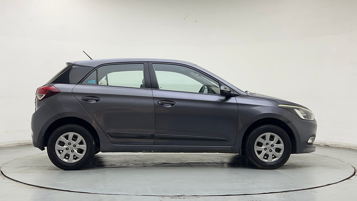 Used 2016 Hyundai Elite i20 Sportz 1.2 Petrol Manual exterior RIGHT SIDE VIEW