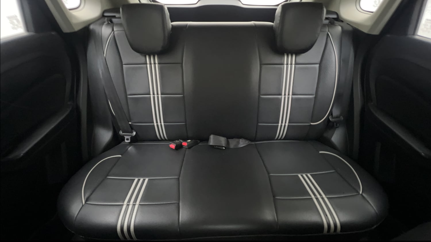 Used 2020 maruti-suzuki Vitara Brezza VXi Petrol Manual interior REAR SEAT CONDITION VIEW