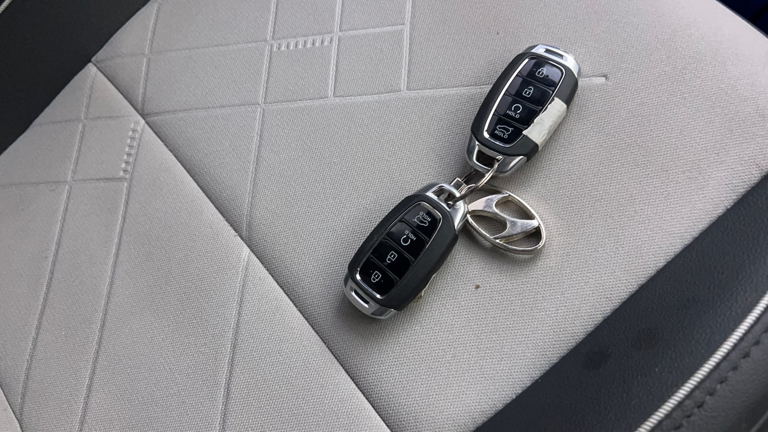 Used 2024 Hyundai New i20 Asta (O) 1.2 IVT Petrol Automatic extra CAR KEY VIEW