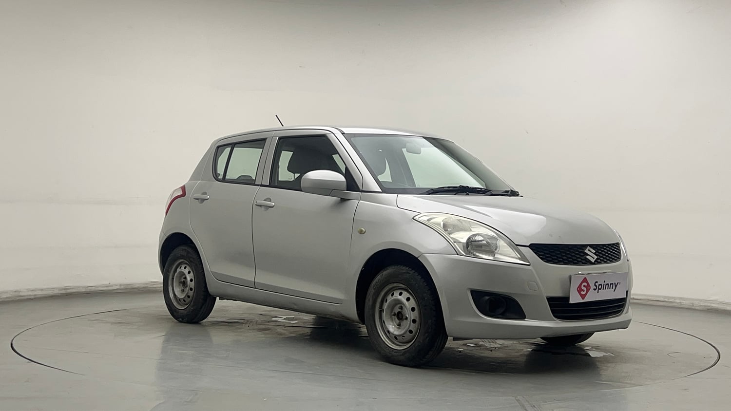 Used 2014 Maruti Suzuki Swift LXi Petrol Manual exterior RIGHT FRONT CORNER VIEW