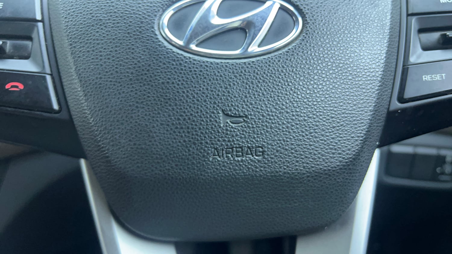 Used 2018 Hyundai Creta SX Plus 1.6  Petrol Petrol Manual top_features Airbags
