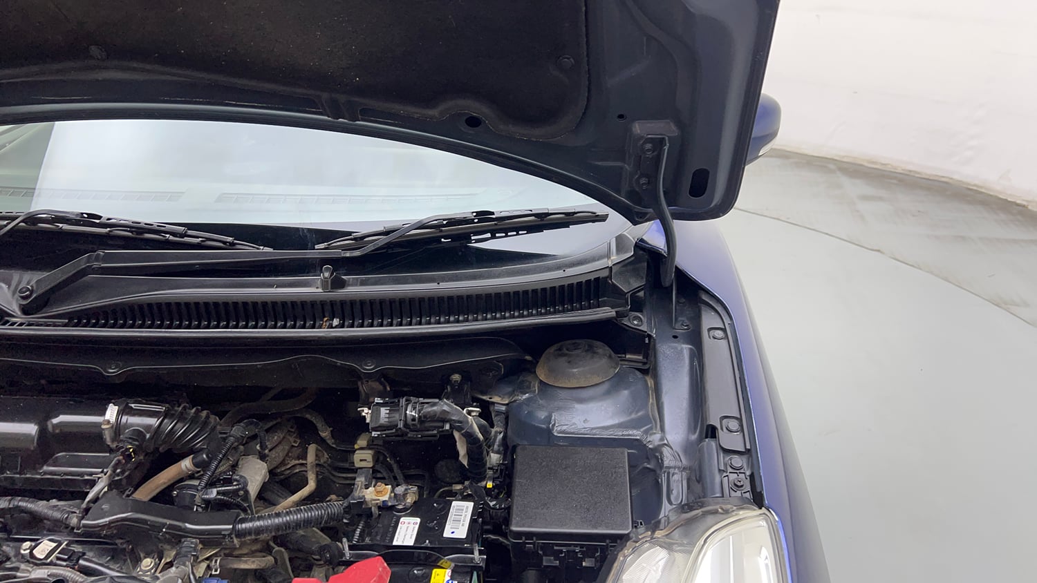 Used 2018 Maruti Suzuki Baleno Delta 1.2 Petrol Manual engine ENGINE LEFT SIDE HINGE & APRON VIEW
