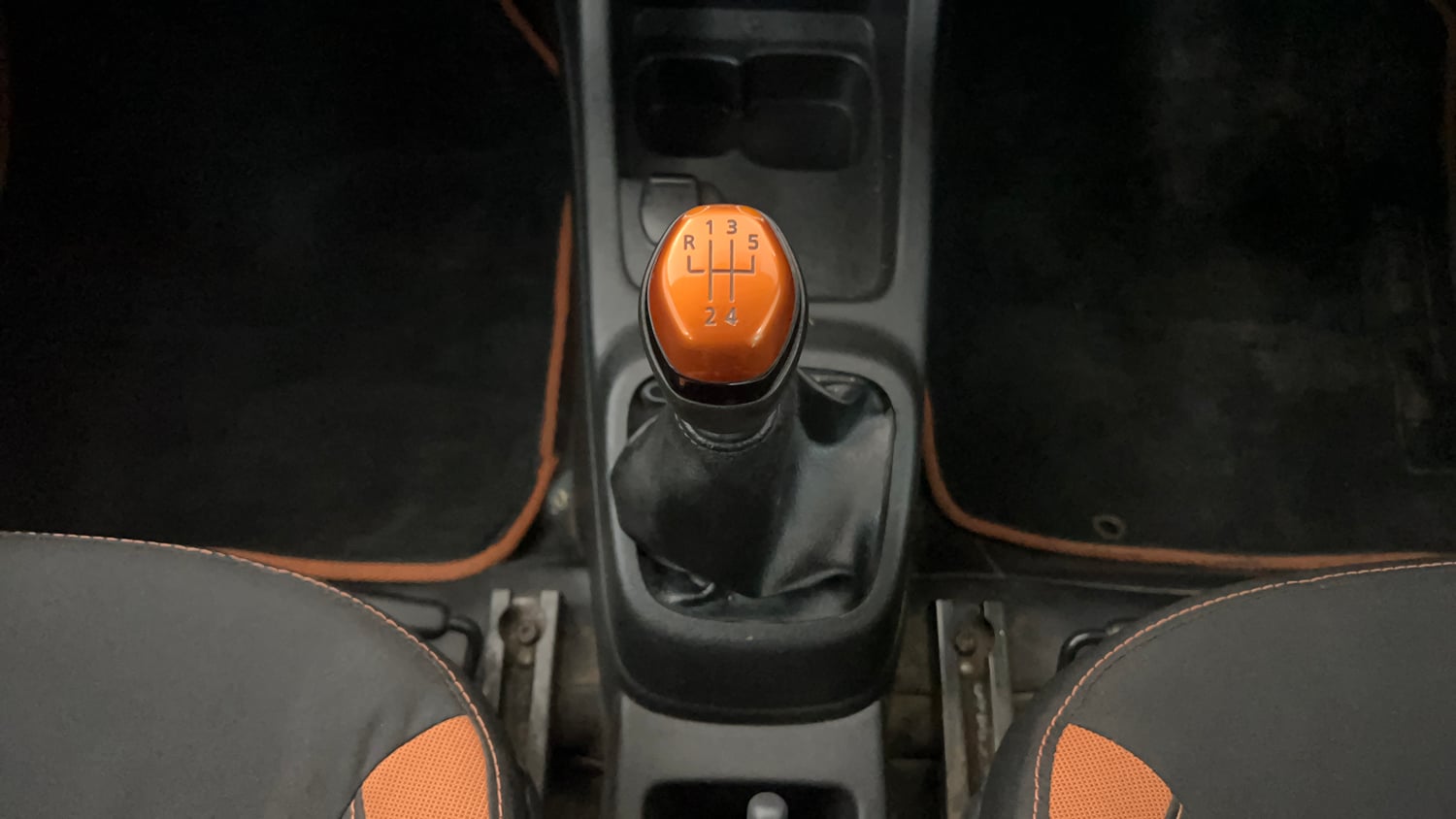 Used 2017 Renault Kwid CLIMBER 1.0 Petrol Manual interior GEAR  KNOB VIEW