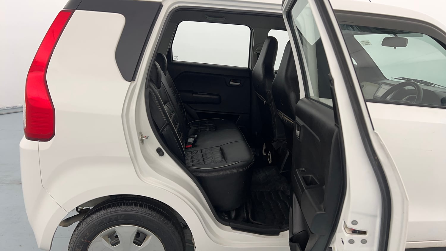 Used 2021 Maruti Suzuki Wagon R ZXi 1.2 Petrol Manual interior RIGHT SIDE REAR DOOR CABIN VIEW