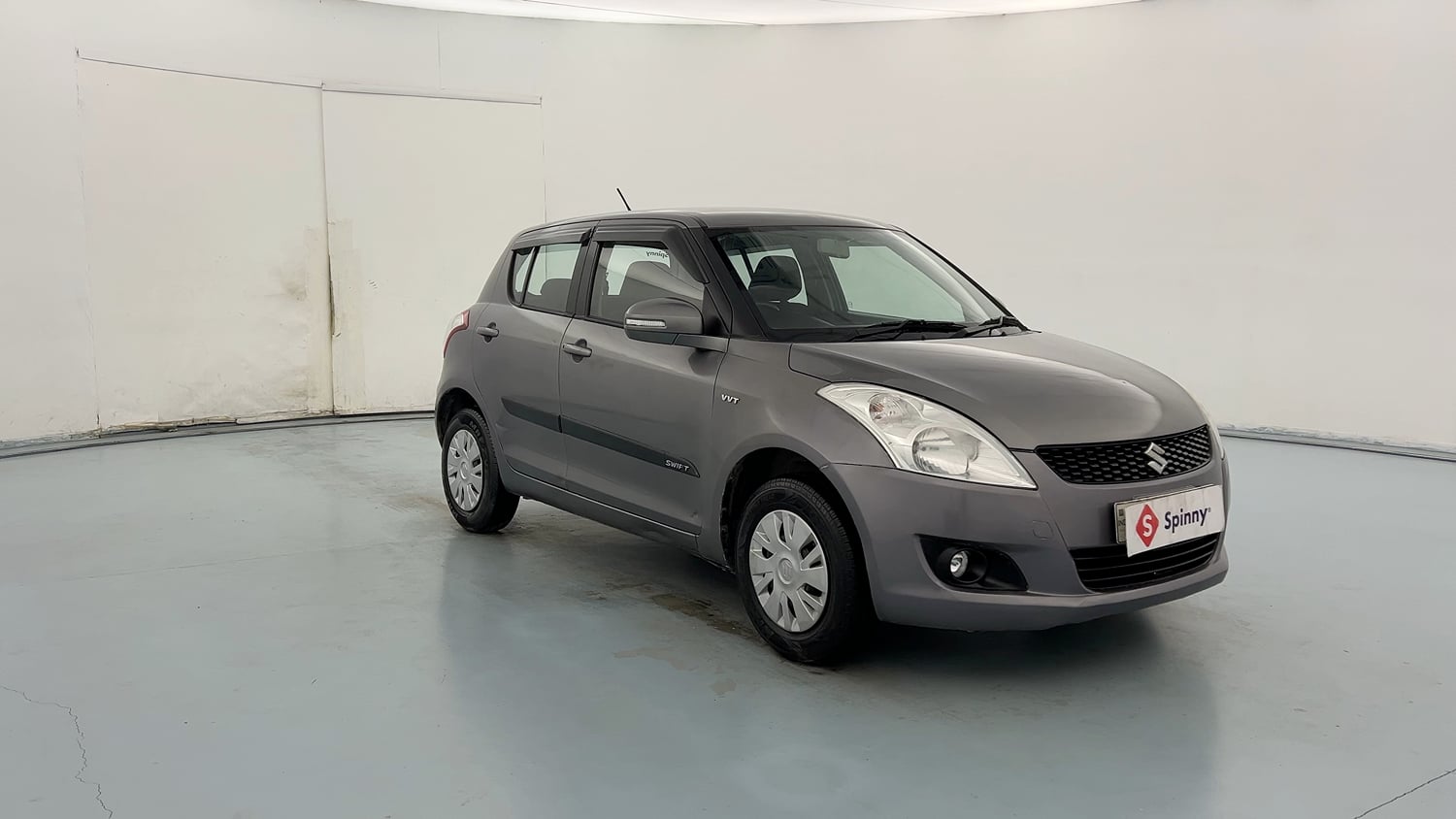 Used 2013 Maruti Suzuki Swift VXi Petrol Manual exterior RIGHT FRONT CORNER VIEW