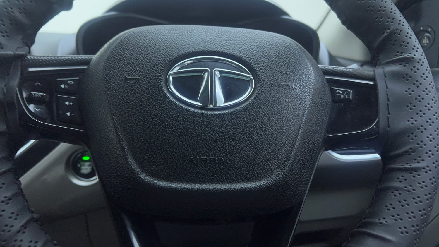 Used 2019 Tata Nexon XZA Plus Petrol Petrol Automatic top_features Airbags