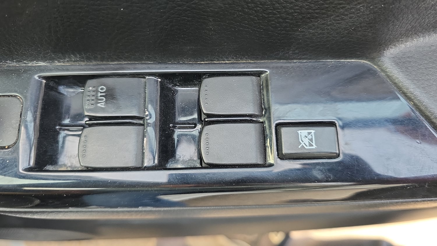 Used 2017 Maruti Suzuki Wagon R VXI Petrol Manual top_features Power windows