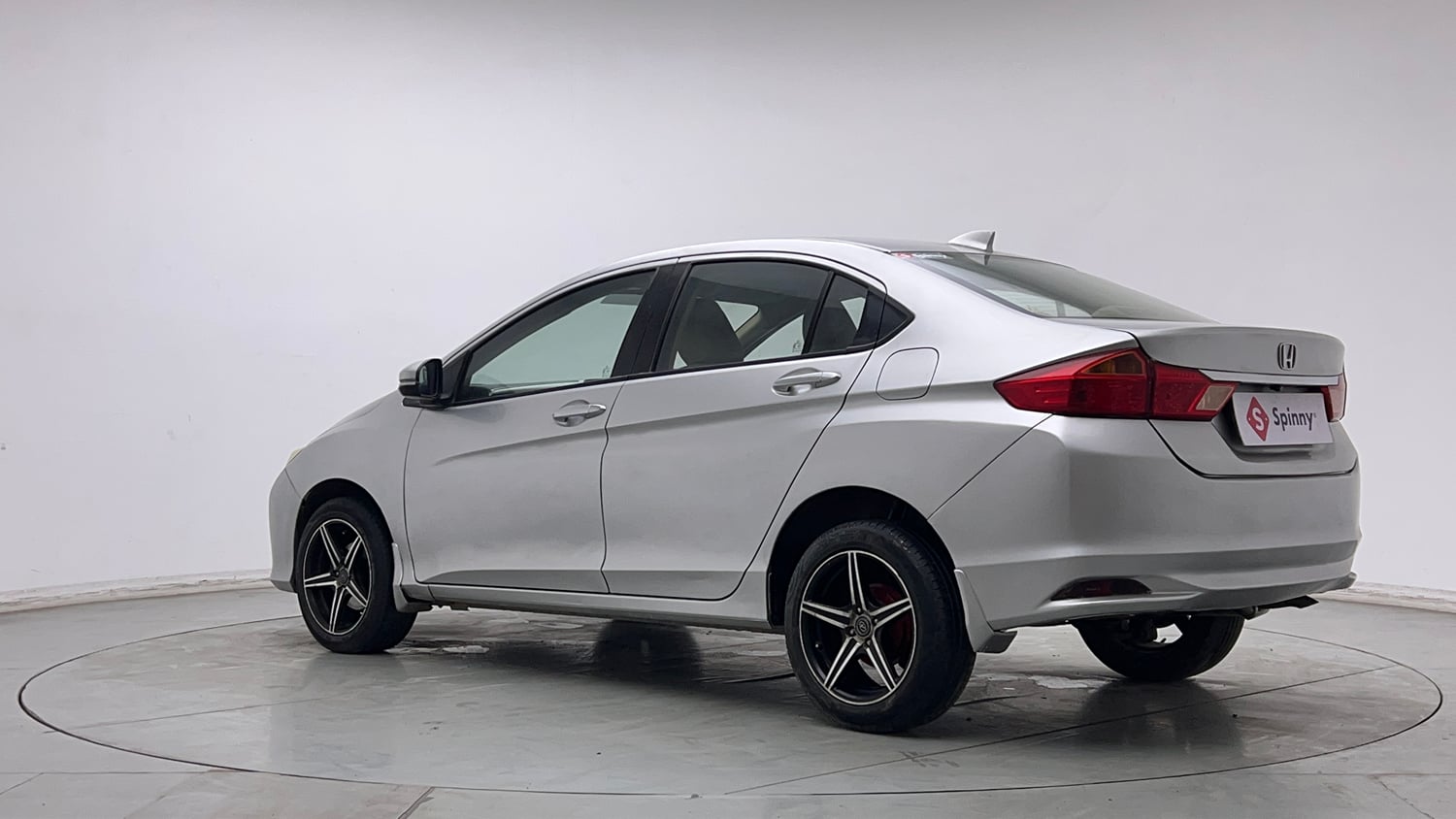 Used 2015 Honda City V Petrol Manual exterior LEFT REAR CORNER VIEW