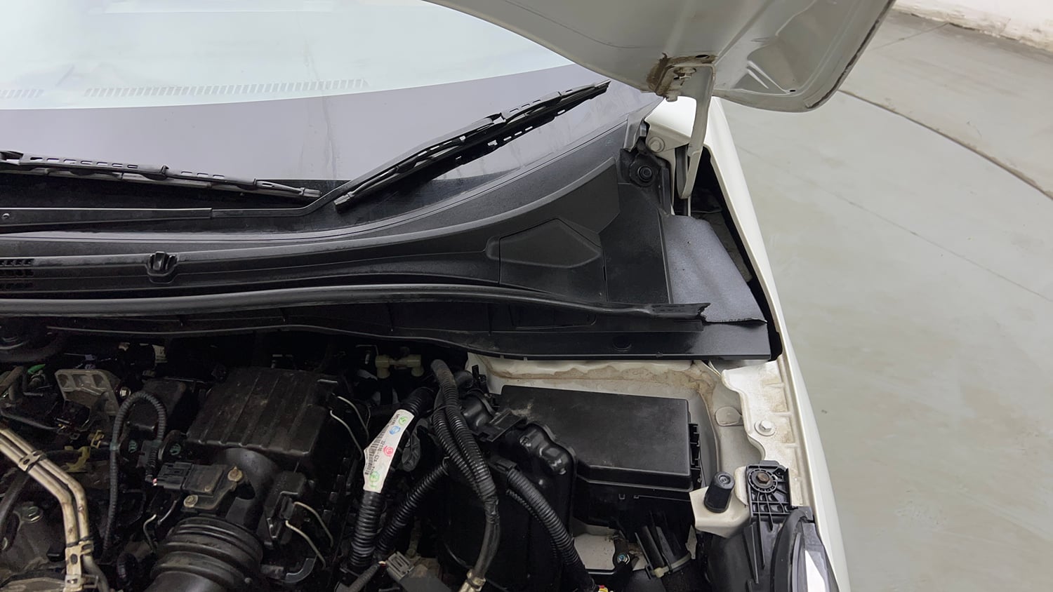 Used 2024 Honda City SV Petrol MT Petrol Manual engine ENGINE LEFT SIDE HINGE & APRON VIEW