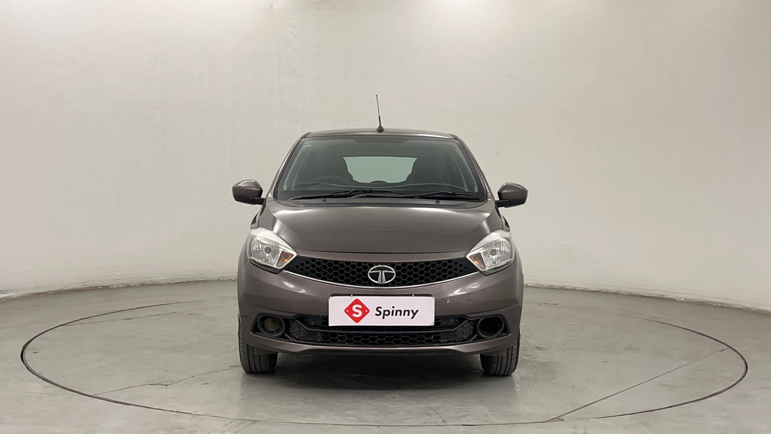 Used 2018 Tata Tiago Revotron XT Petrol Manual exterior FRONT VIEW
