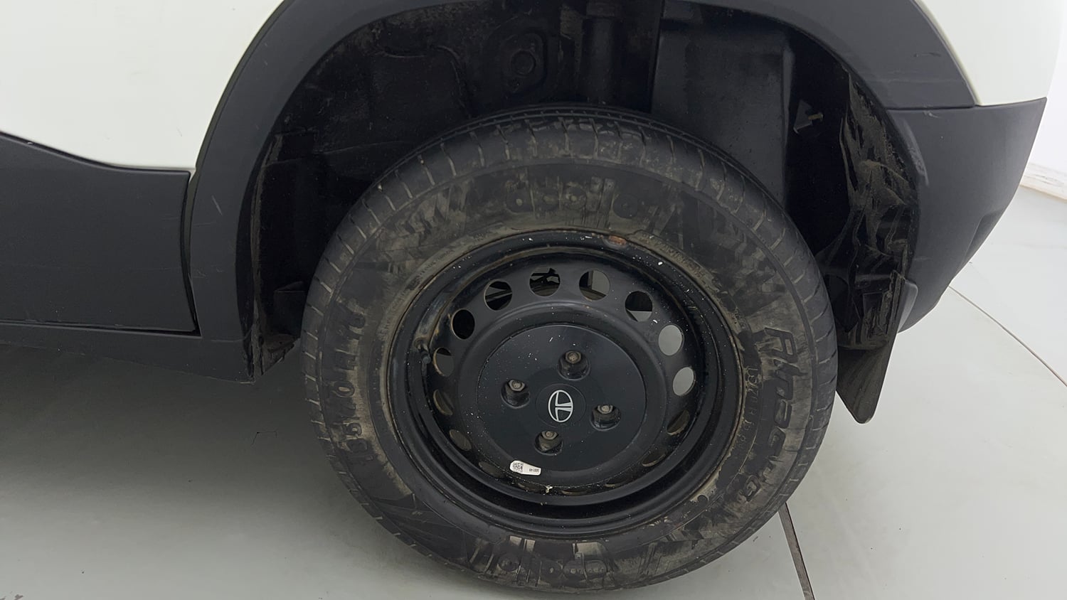 Used 2024 Tata Punch Pure MT Petrol Manual tyres LEFT REAR TYRE RIM VIEW