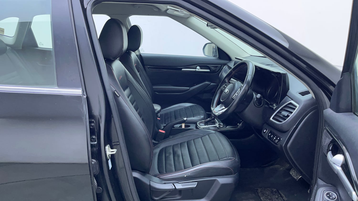 Used 2019 kia Seltos GTX DCT 1.4 Petrol Automatic interior RIGHT SIDE FRONT DOOR CABIN VIEW