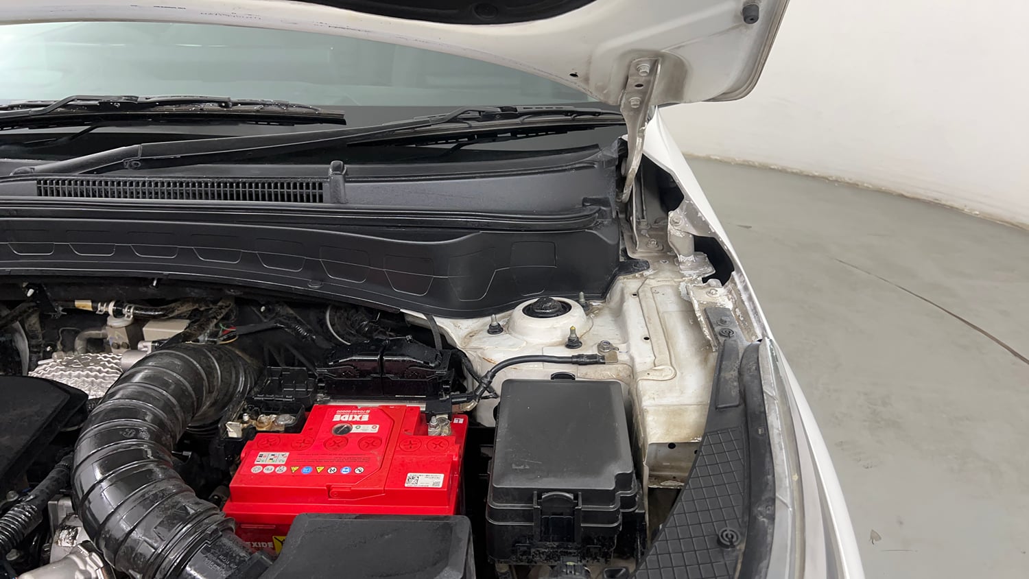 Used 2022 Kia Seltos GTX Plus 1.5 Diesel AT Diesel Automatic engine ENGINE LEFT SIDE HINGE & APRON VIEW