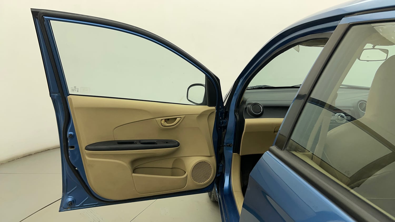 Used 2014 Honda Amaze 1.2 S i-VTEC Petrol Manual interior LEFT FRONT DOOR OPEN VIEW