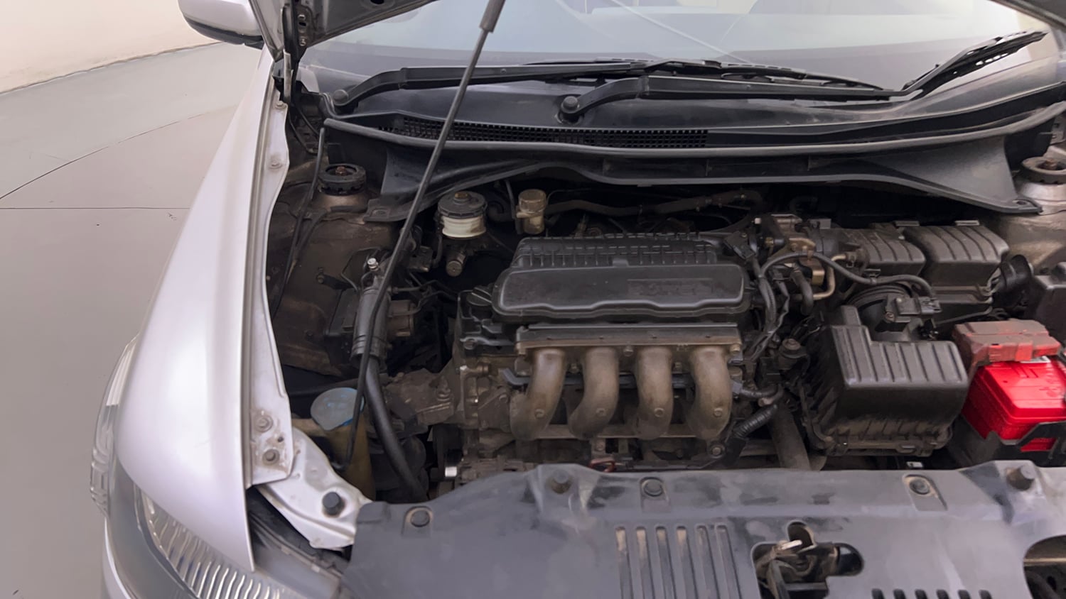 Used 2012 Honda City 1.5 E MT Petrol Manual engine ENGINE RIGHT SIDE HINGE & APRON VIEW