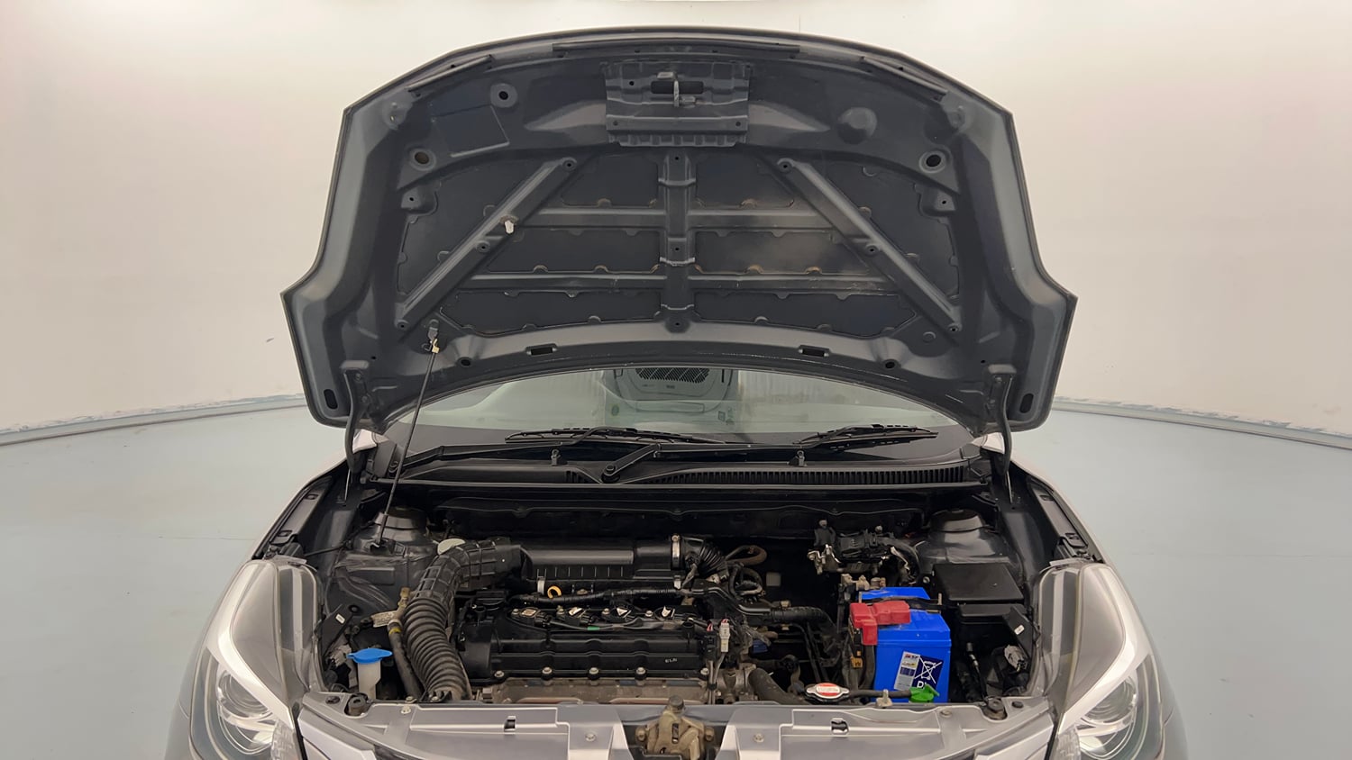 Used 2020 Maruti Suzuki Baleno Zeta Petrol Manual engine ENGINE & BONNET OPEN FRONT VIEW