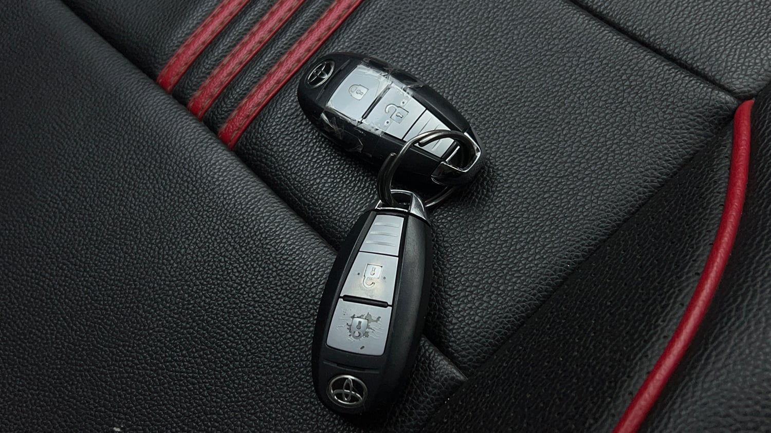 Used 2020 Toyota Urban Cruiser Premium Grade AT Dual Tone Petrol Automatic extra CAR KEY VIEW
