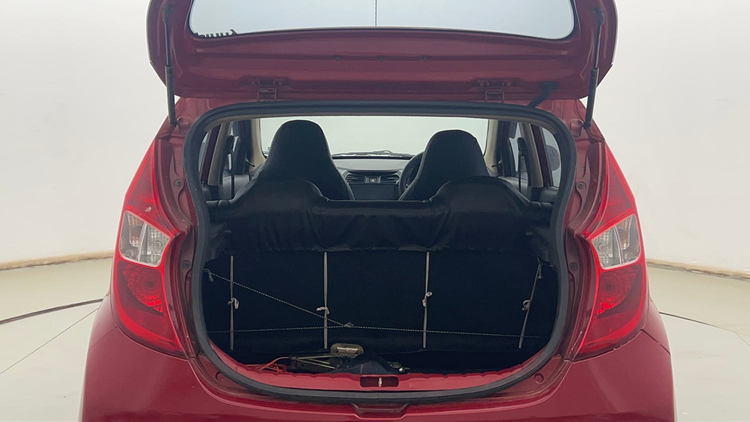 Used 2015 Hyundai Eon Magna + Petrol Manual interior DICKY INSIDE VIEW