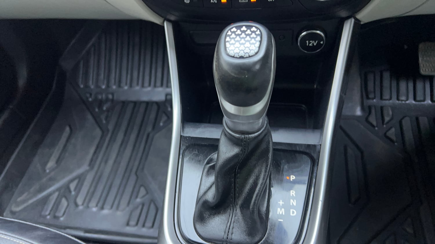 Used 2023 Tata Altroz XZA Plus Petrol Petrol Automatic interior GEAR  KNOB VIEW