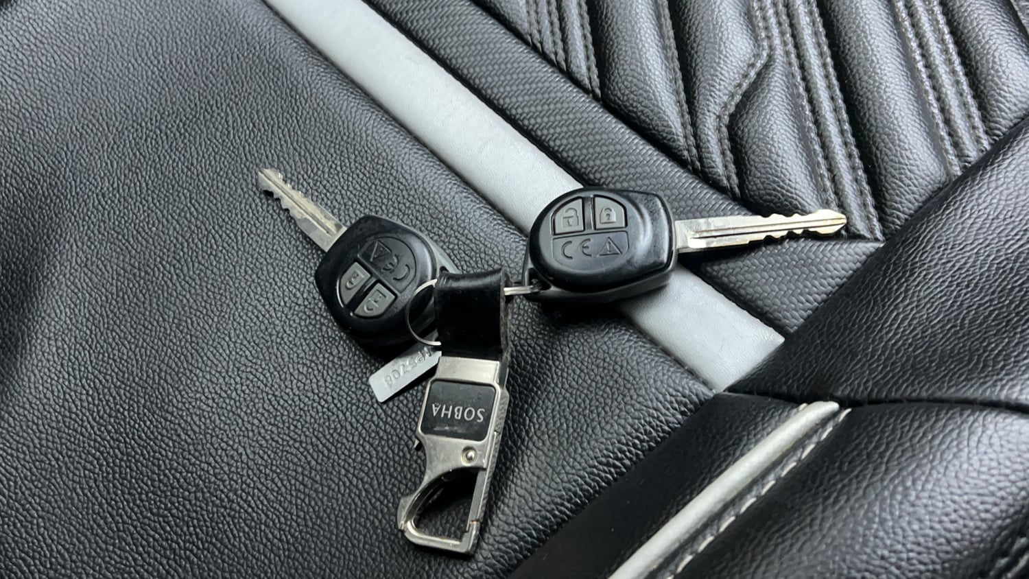 Used 2023 Maruti Suzuki Swift VXi Petrol Manual extra CAR KEY VIEW