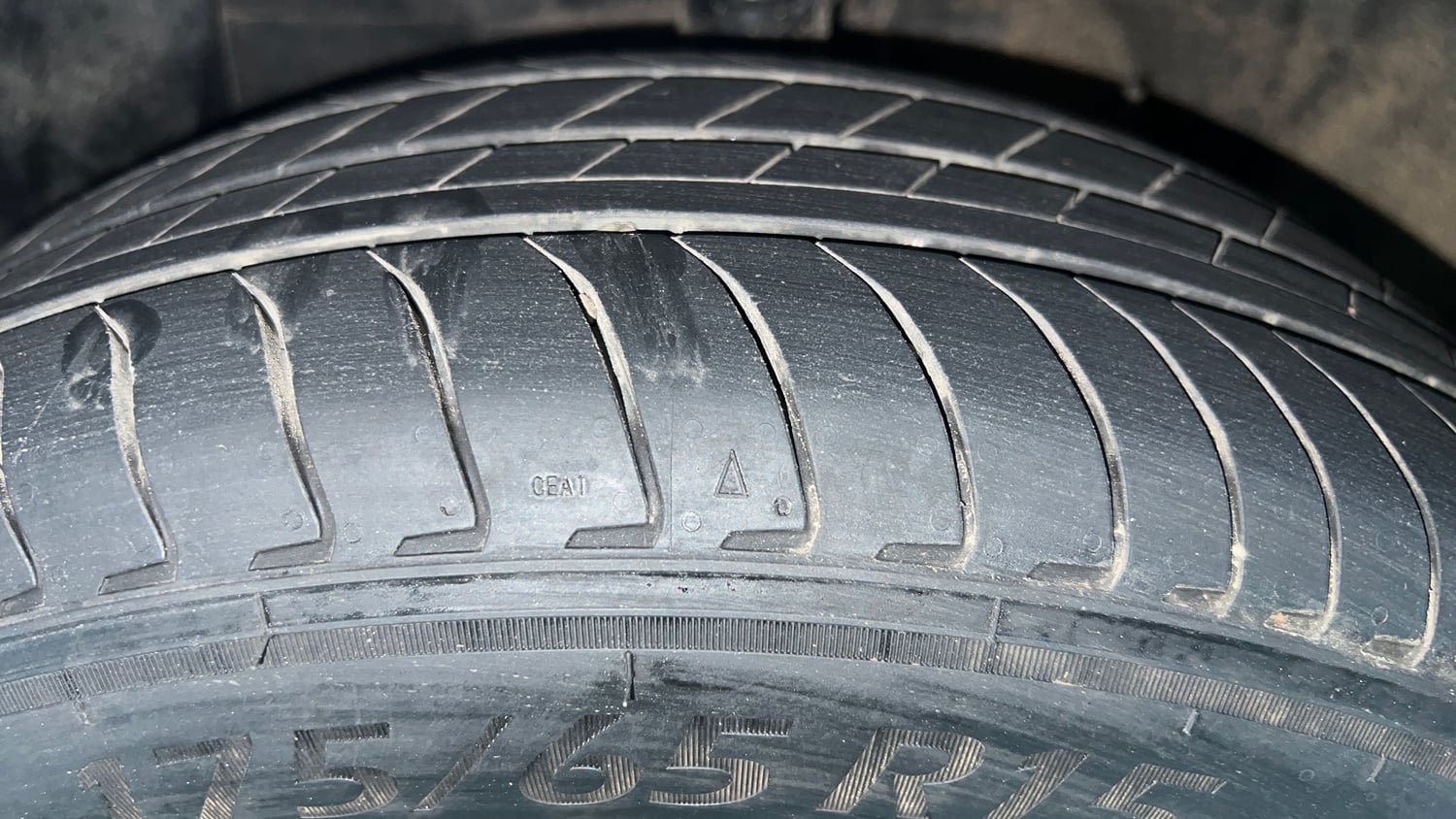 Used 2023 Hyundai Exter SX (O) 1.2 MT Petrol Manual tyres LEFT FRONT TYRE TREAD VIEW