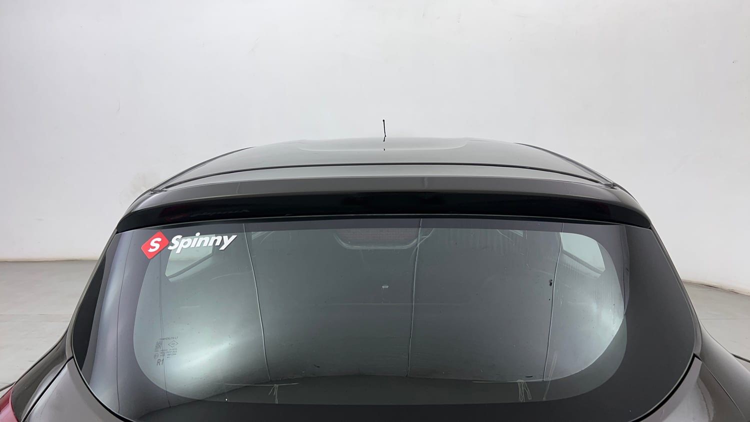 Used 2016 Renault Kwid RXT Petrol Manual exterior BACK WINDSHIELD VIEW