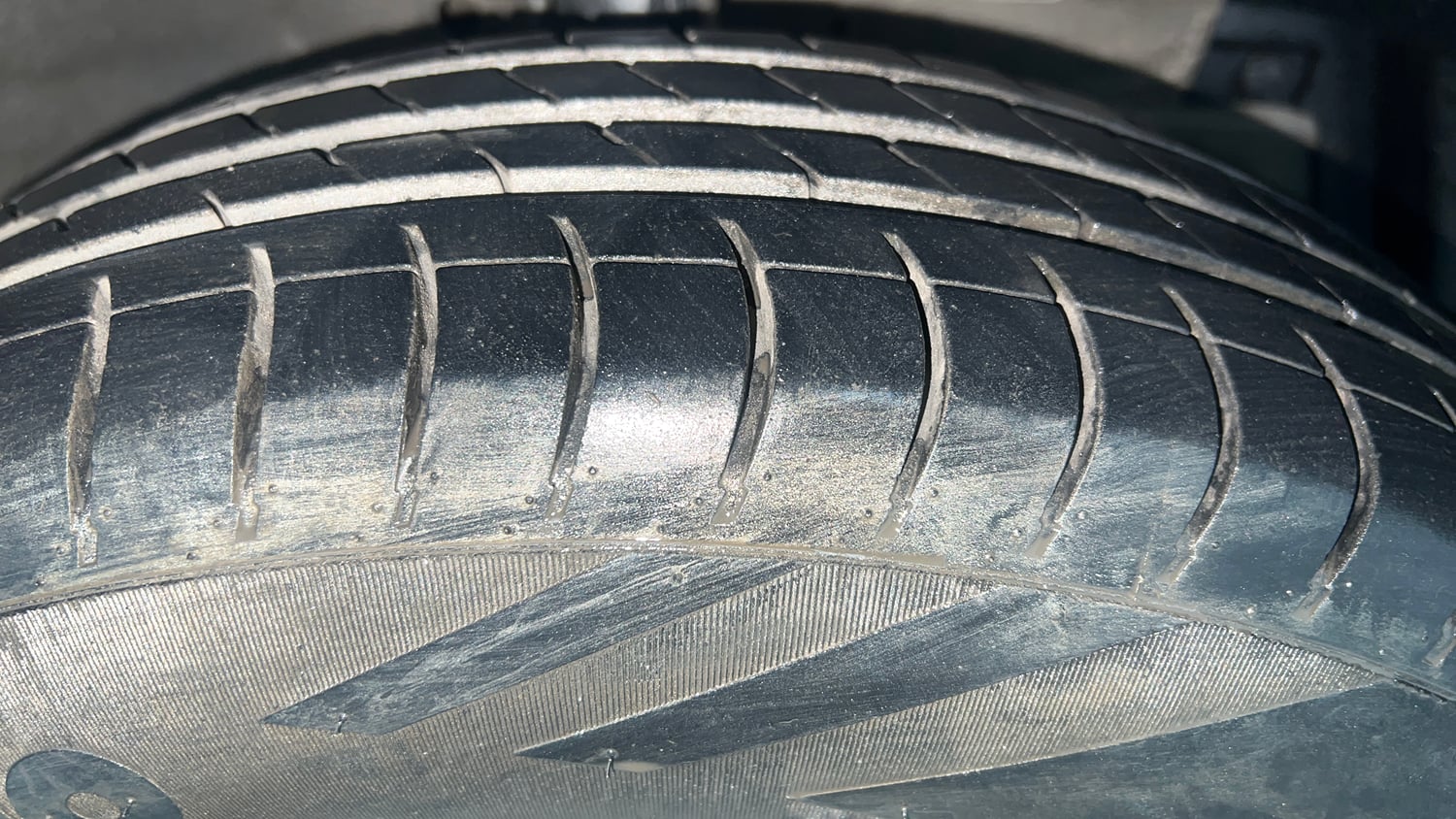 Used 2014 Maruti Suzuki Swift LXi Petrol Manual tyres RIGHT FRONT TYRE TREAD VIEW