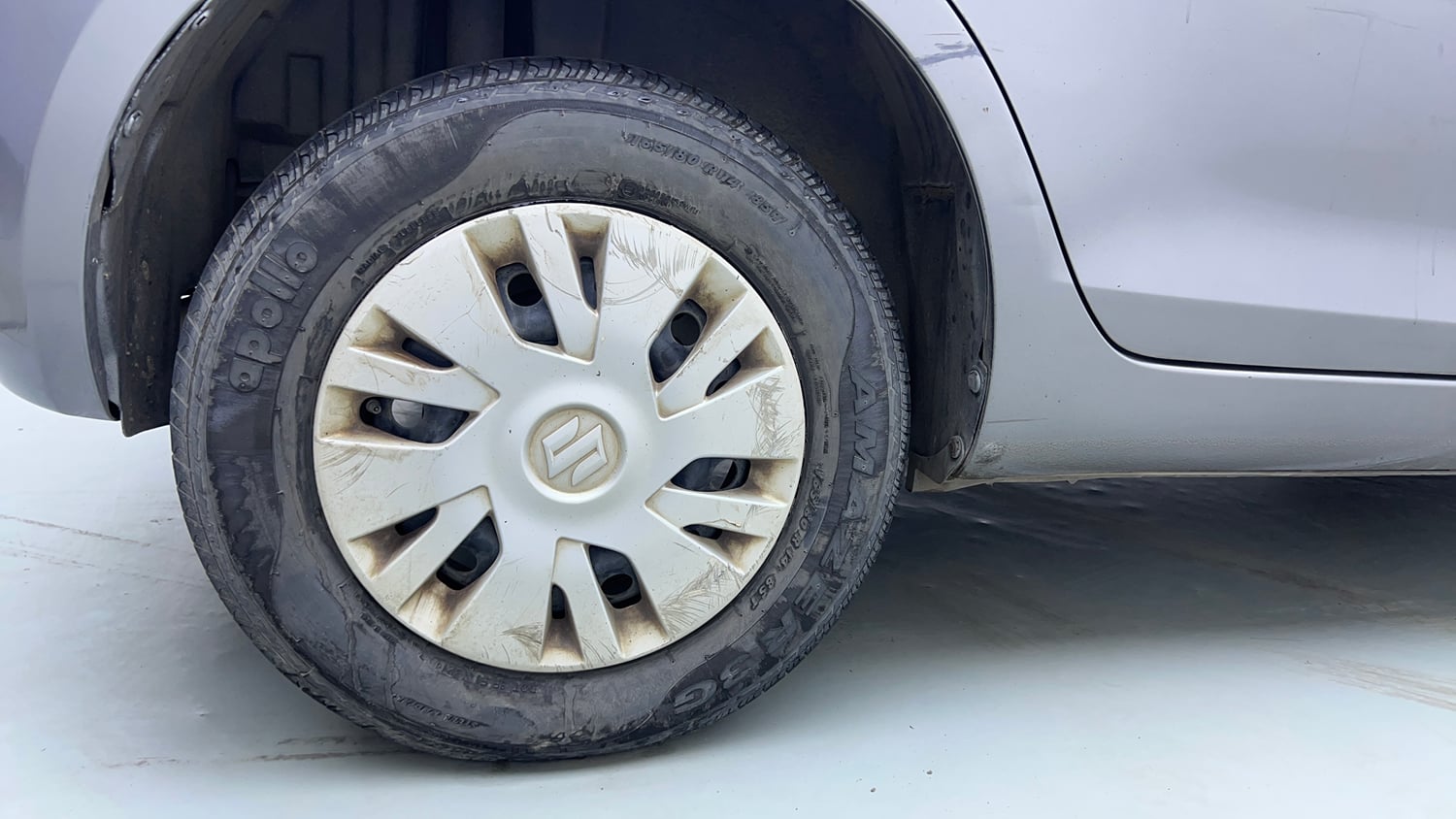Used 2014 Maruti Suzuki Swift VXi Petrol Manual tyres RIGHT REAR TYRE RIM VIEW