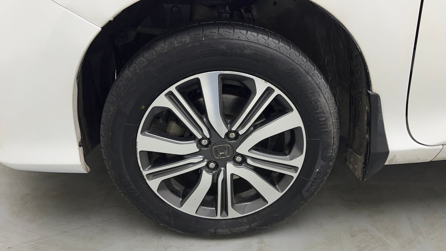 Used 2021 Honda City 4th Generation SV Petrol Petrol Manual tyres LEFT FRONT TYRE RIM VIEW