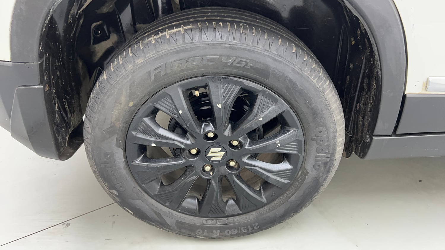 Used 2022 maruti-suzuki Vitara Brezza ZXi Petrol Manual tyres RIGHT REAR TYRE RIM VIEW