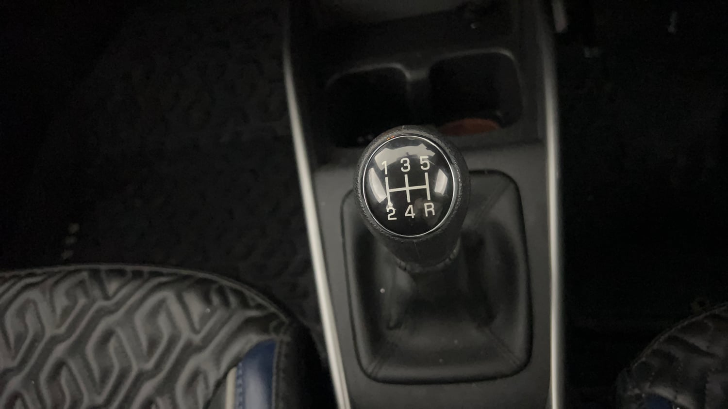 Used 2023 Maruti Suzuki Baleno Zeta MT Petrol Manual interior GEAR  KNOB VIEW