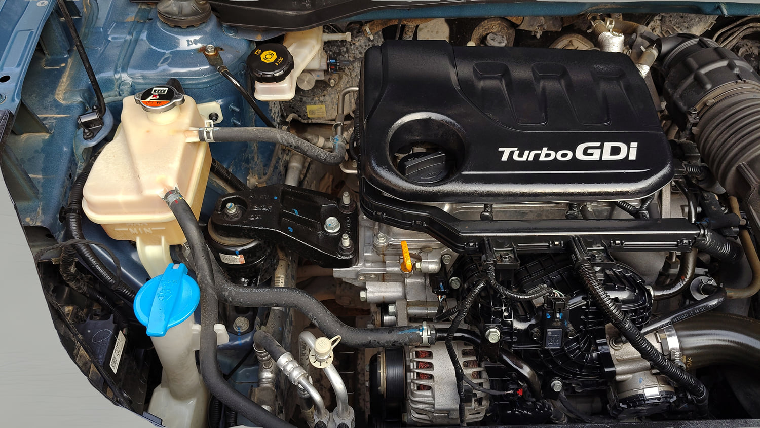 Used 2022 Hyundai Venue SX 1.0 Turbo Petrol Manual engine ENGINE RIGHT SIDE VIEW