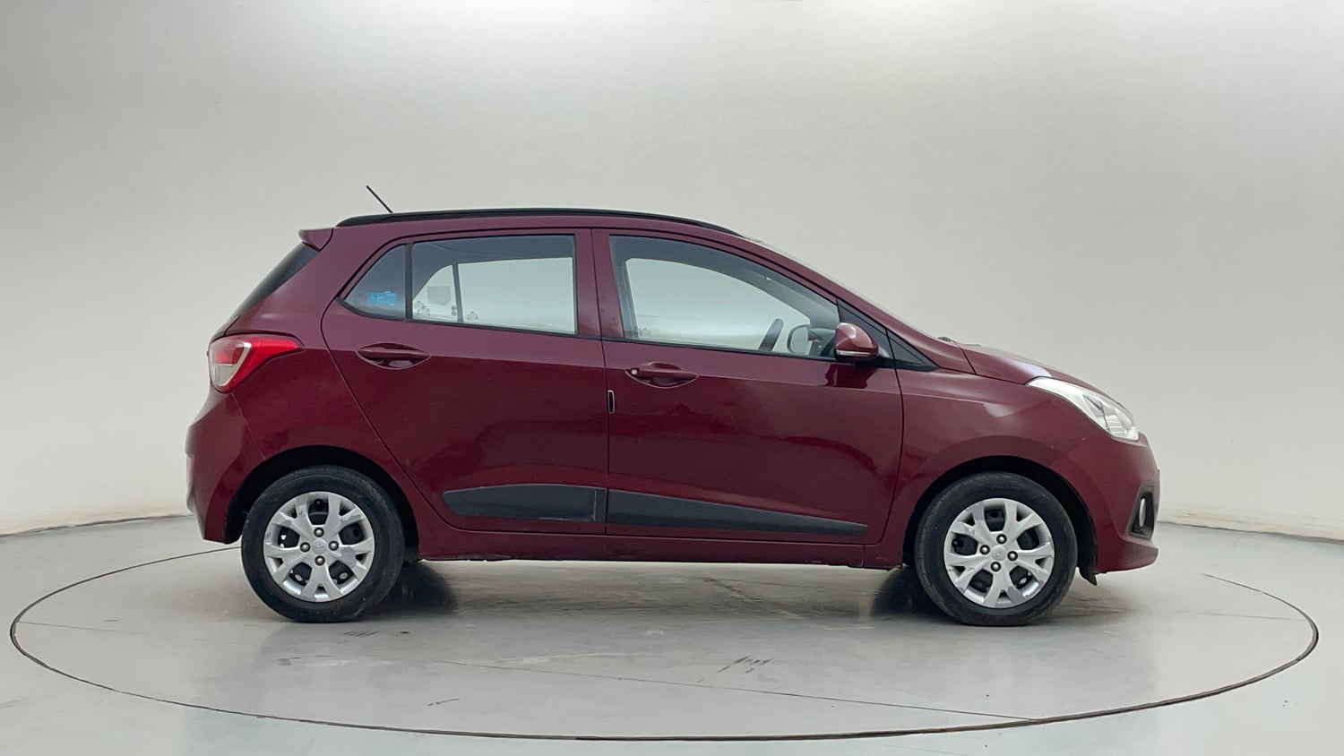 Used 2016 Hyundai Grand i10 Sportz 1.2 Kappa VTVT Petrol Manual exterior RIGHT SIDE VIEW