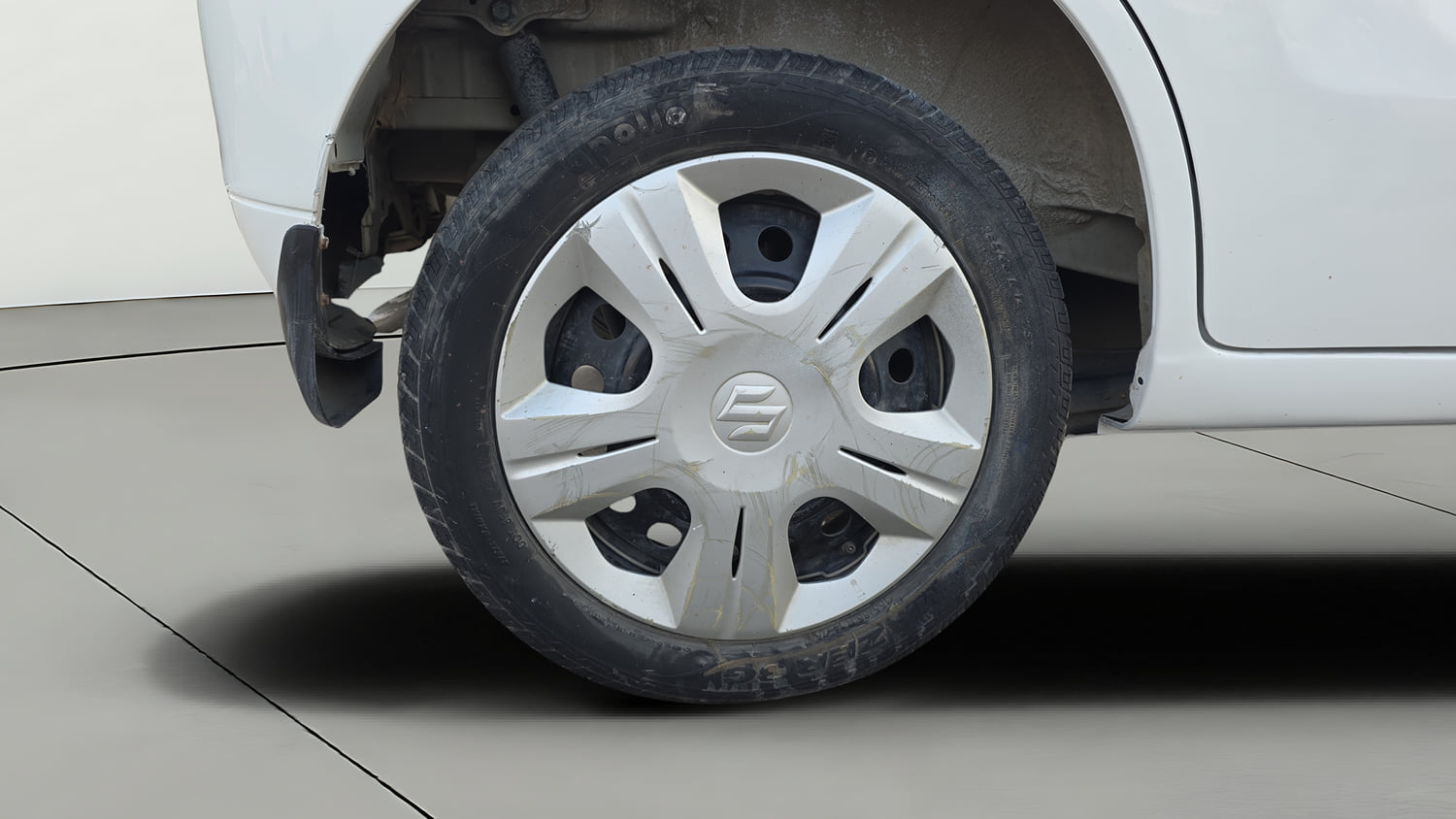 Used 2017 Maruti Suzuki Wagon R VXI Petrol Manual tyres RIGHT REAR TYRE RIM VIEW