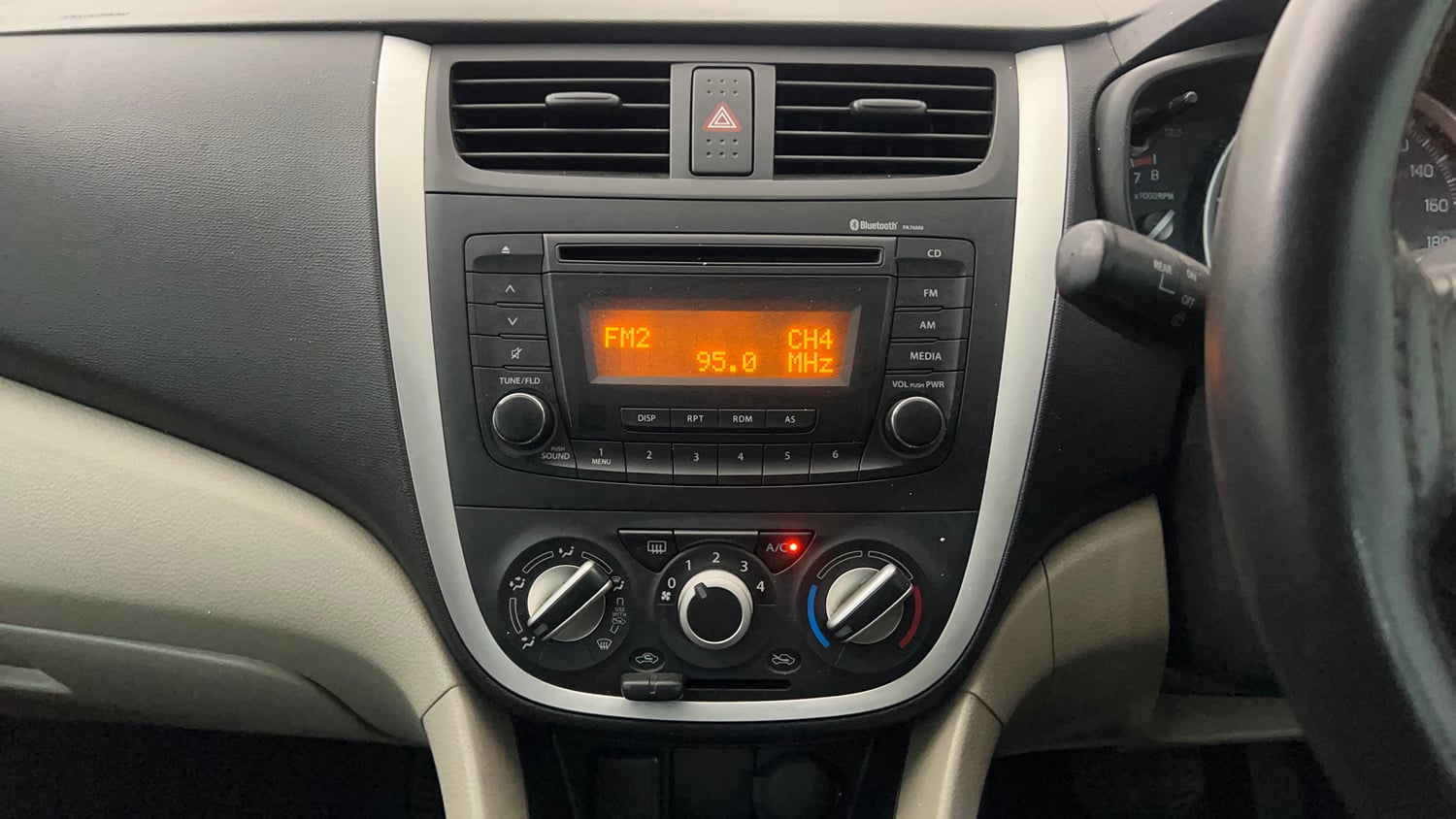 Used 2016 Maruti Suzuki Celerio ZXi AMT Petrol Automatic interior MUSIC SYSTEM & AC CONTROL VIEW