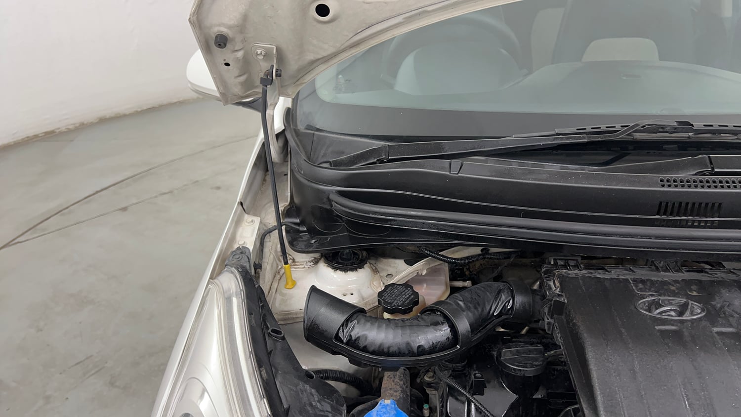 Used 2016 Hyundai Grand i10 Asta 1.2 Kappa VTVT (O) Petrol Manual engine ENGINE RIGHT SIDE HINGE & APRON VIEW