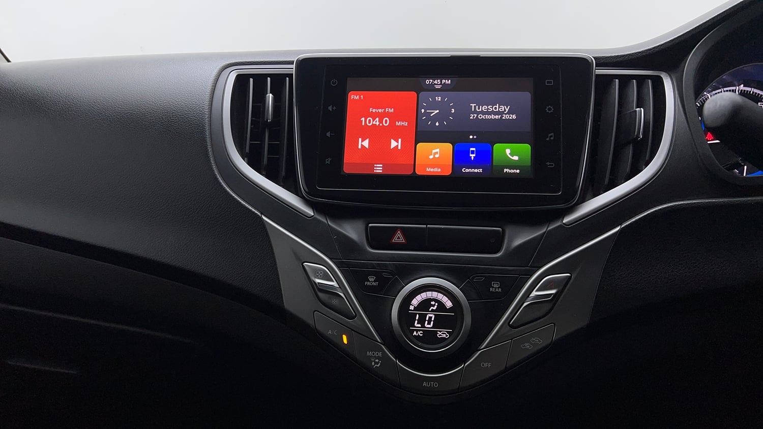 Used 2021 Maruti Suzuki Baleno Zeta Petrol Manual top_features Touch screen infotainment system