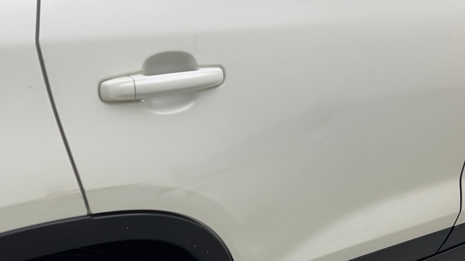 Used 2020 maruti-suzuki Vitara Brezza VXi Petrol Manual dents MINOR SCRATCH