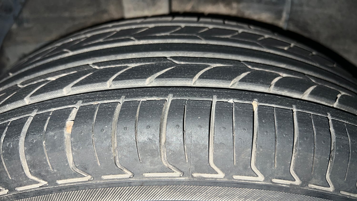 Used 2016 Hyundai Elite i20 Sportz 1.2 Petrol Manual tyres RIGHT REAR TYRE TREAD VIEW