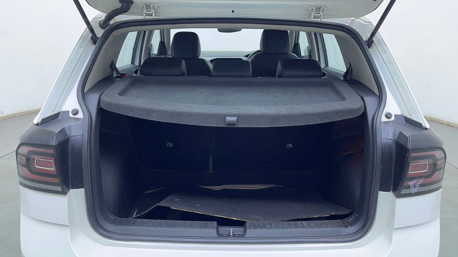 Used 2023 Volkswagen Taigun Topline 1.0 TSI AT Petrol Automatic interior DICKY INSIDE VIEW