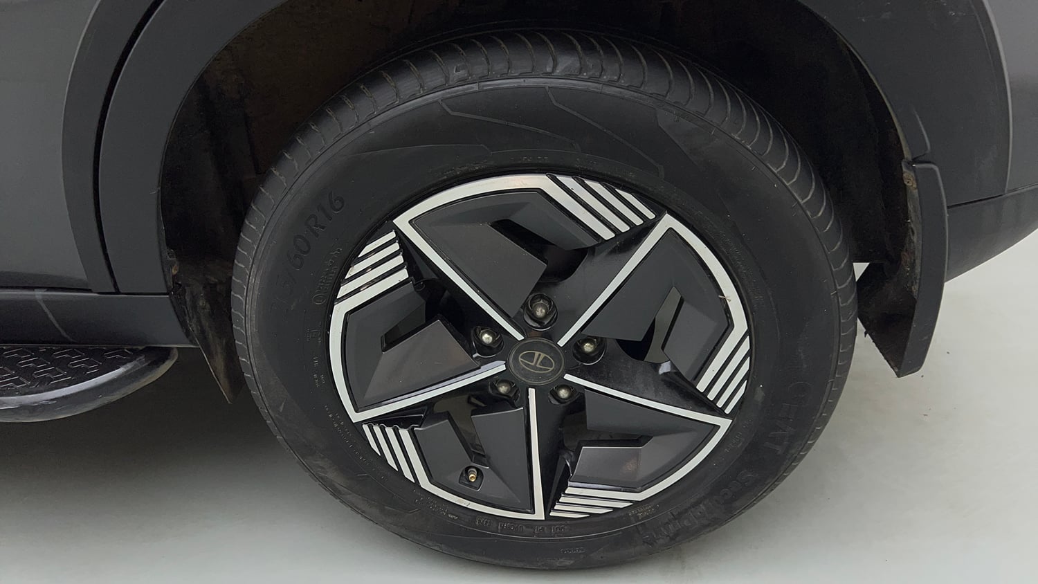 Used 2024 Tata Nexon Creative Plus 1.2 iCNG Cng Manual tyres LEFT REAR TYRE RIM VIEW