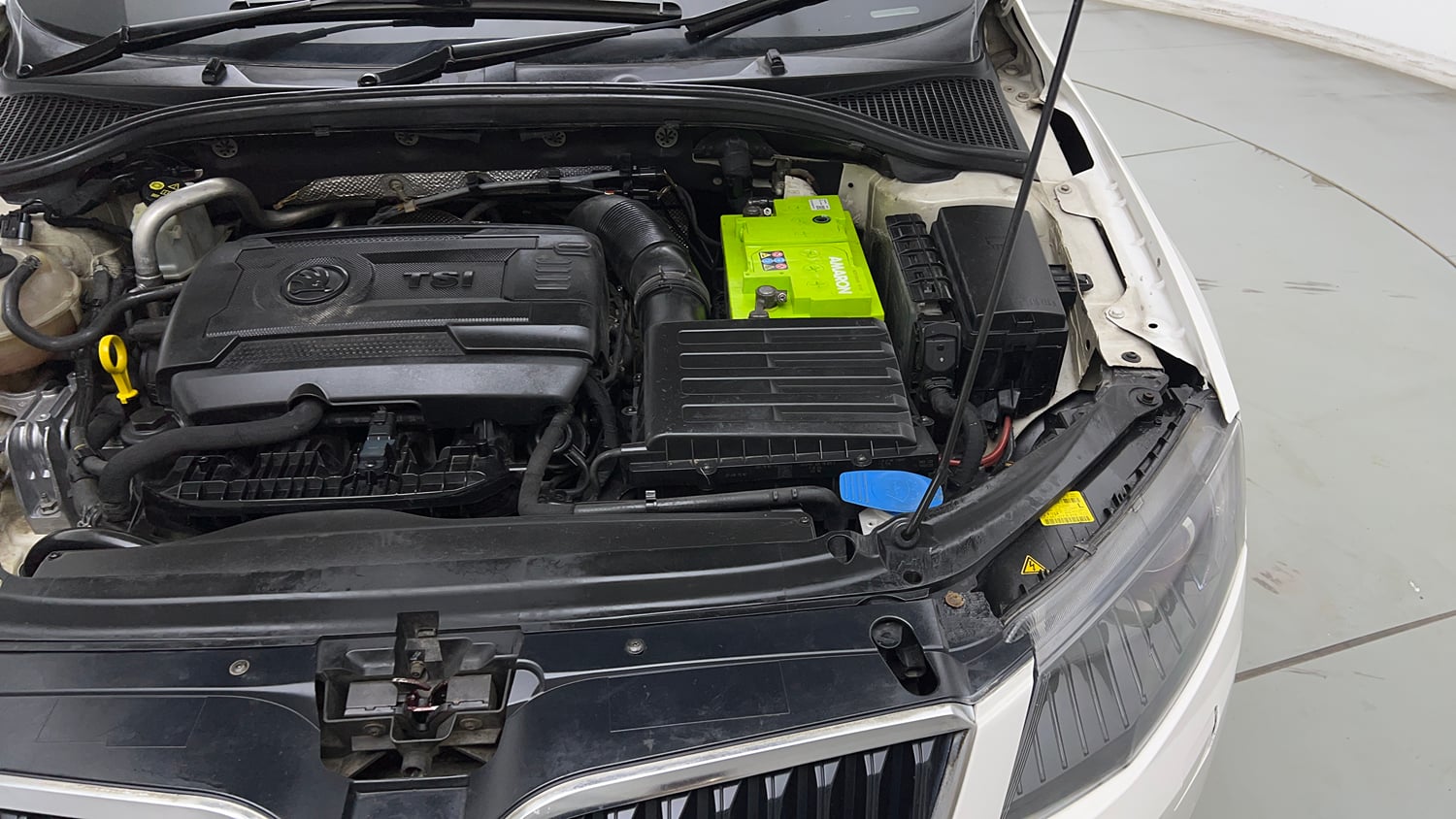 Used 2017 Skoda Octavia 1.8 TSI Ambition Plus AT Petrol Automatic engine ENGINE LEFT SIDE VIEW